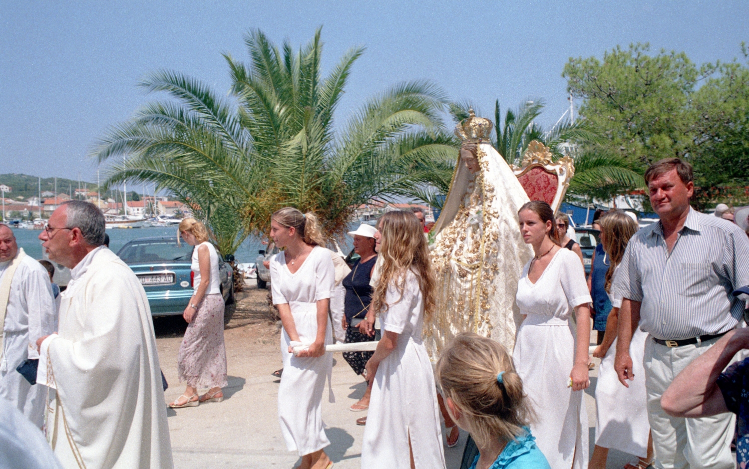 w procesija gospa 19